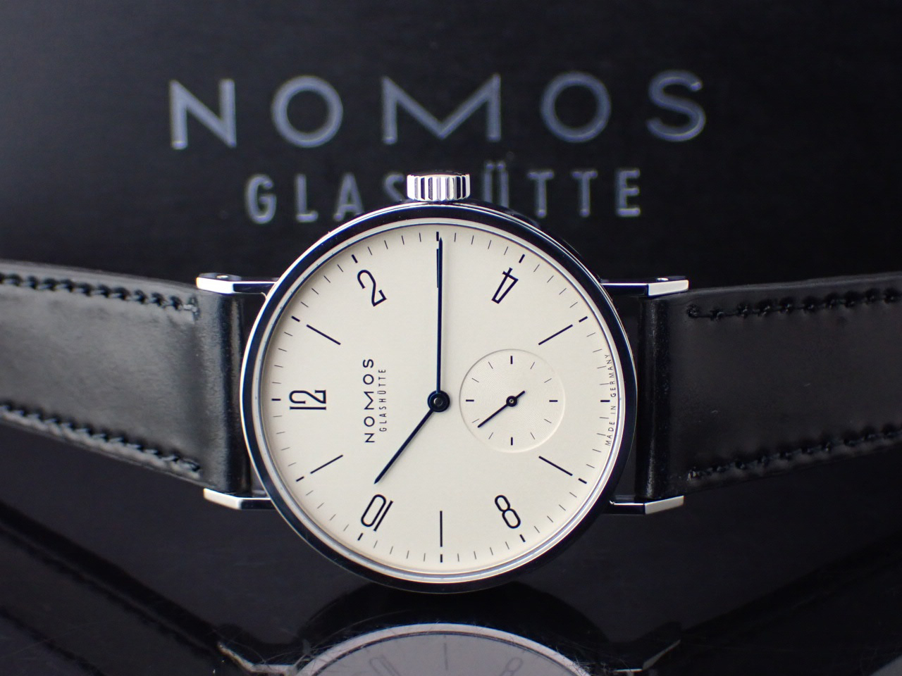 NOMOS　ノモス　タンゴマット　TN1E1W2(601）　自動巻き　スモールセコンド　SS　革ベルト　ホワイト　ブルー　男女兼用　メンズ　レディース　腕時計松前R56店