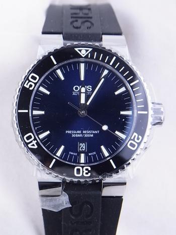 オリスアクイスデイトダイバーズブルー文字盤73376534135R（01 733 7653 4135-07 4 34eb）　新品
