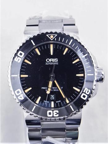 オリスアクイスデイトブラック文字盤ブレス733.7653.4159M(01 733 7653 4159 07 8 26 01PEB)　新品